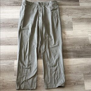 Men's Classic Green pants IZOD size 36x32